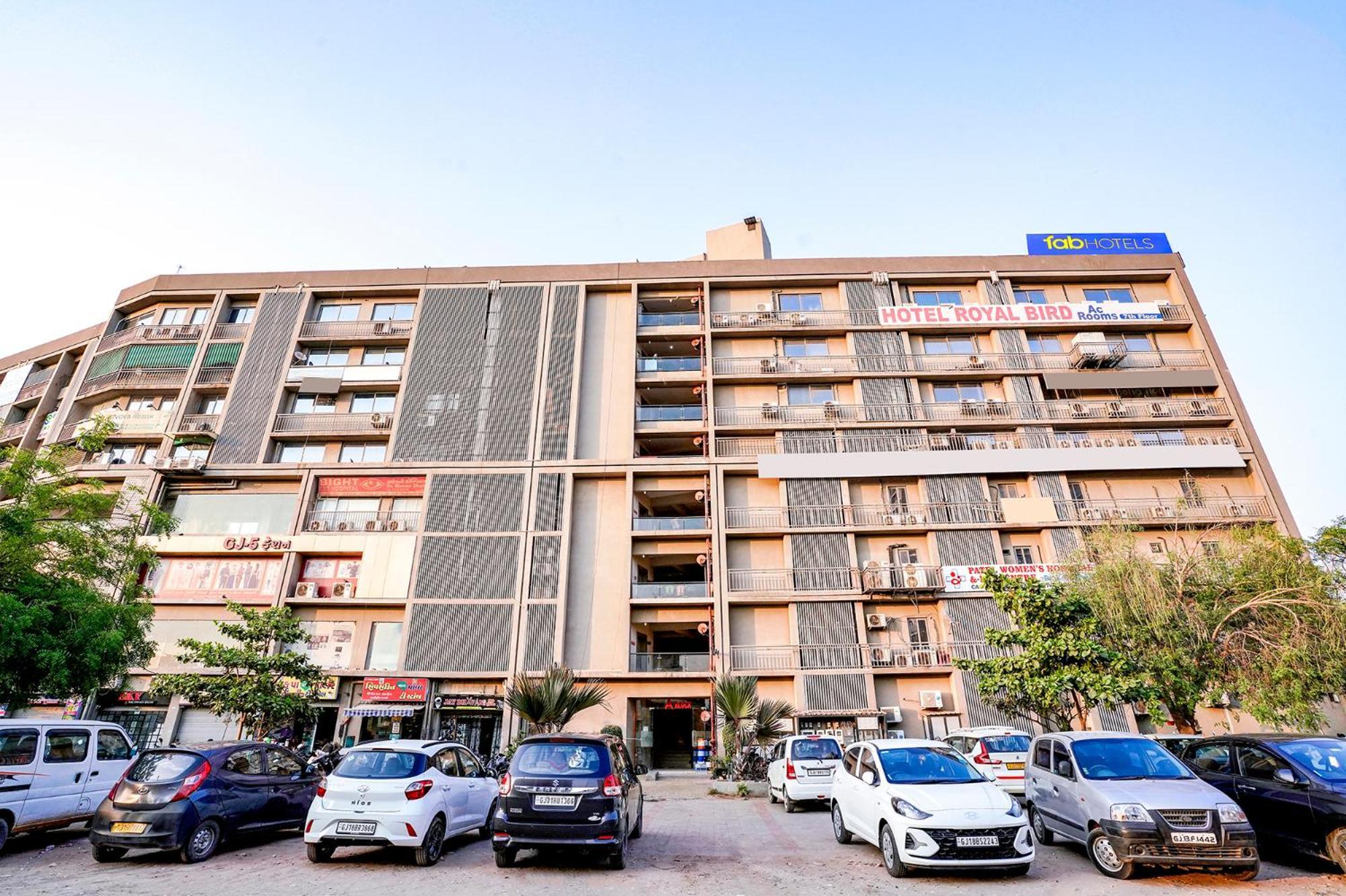 Fabexpress Royal Bird Hotel Ahmedabad Luaran gambar